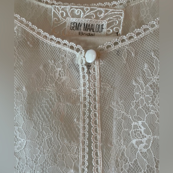 Gemy Maalouf Bridal cape handmade lace - Picture 7 of 7